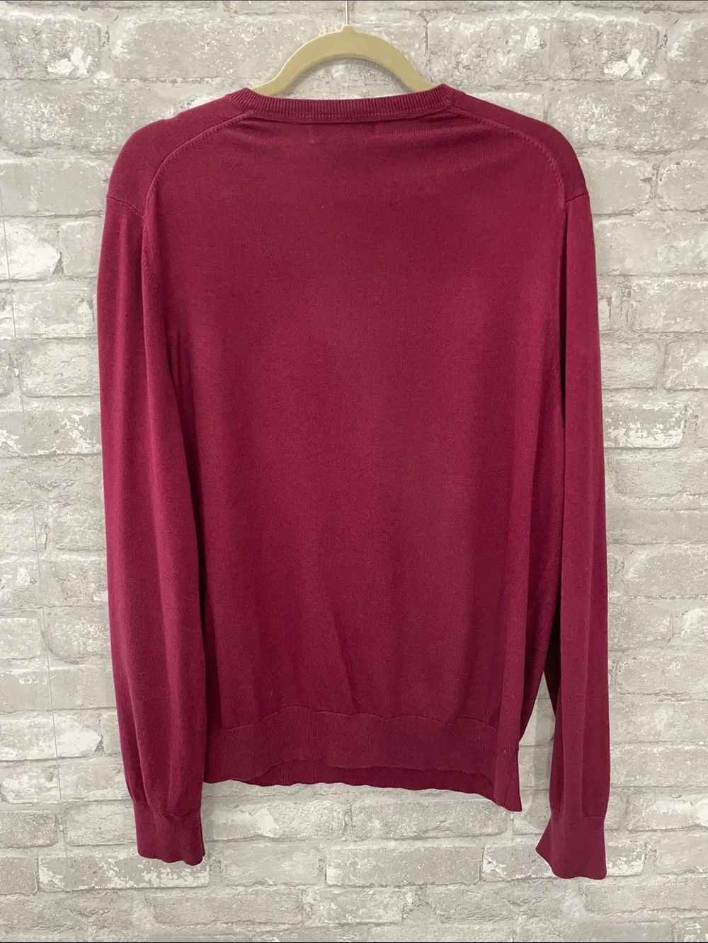 Banana Republic Men’s V-Neck Sweater - Burgundy